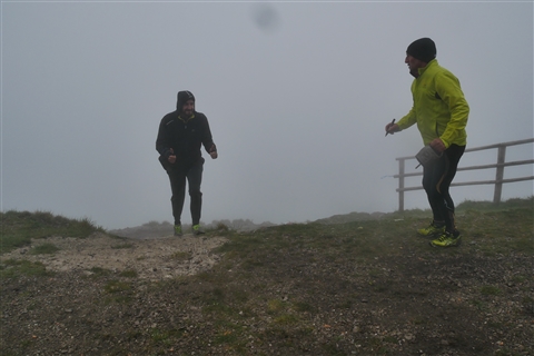 TRAIL di PIZZO San Michele N°3157 FOTO scattate a raffica in VETTA da Peppe Dalessio con nebbia e gran freddo - foto 1276