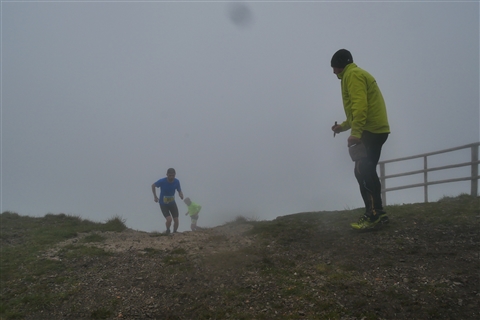 TRAIL di PIZZO San Michele N°3157 FOTO scattate a raffica in VETTA da Peppe Dalessio con nebbia e gran freddo - foto 1293
