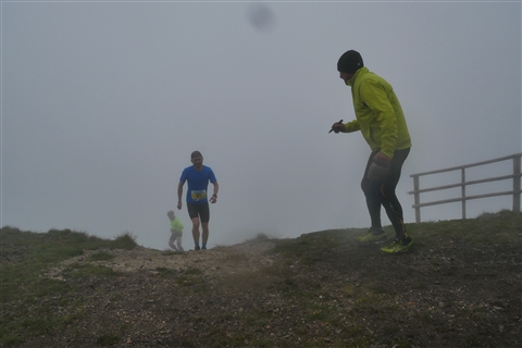 TRAIL di PIZZO San Michele N°3157 FOTO scattate a raffica in VETTA da Peppe Dalessio con nebbia e gran freddo - foto 1300