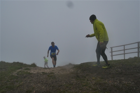 TRAIL di PIZZO San Michele N°3157 FOTO scattate a raffica in VETTA da Peppe Dalessio con nebbia e gran freddo - foto 1301