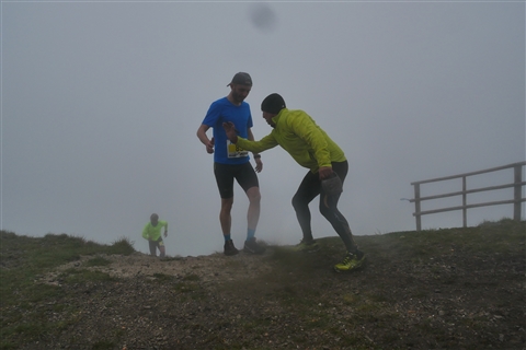 TRAIL di PIZZO San Michele N°3157 FOTO scattate a raffica in VETTA da Peppe Dalessio con nebbia e gran freddo - foto 1317