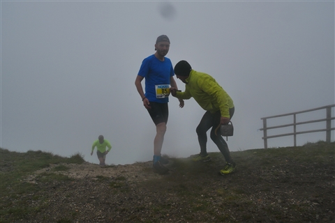 TRAIL di PIZZO San Michele N°3157 FOTO scattate a raffica in VETTA da Peppe Dalessio con nebbia e gran freddo - foto 1322