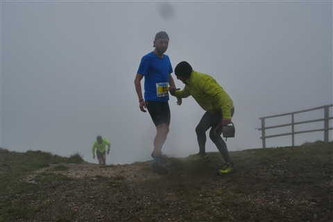TRAIL di PIZZO San Michele N°3157 FOTO scattate a raffica in VETTA da Peppe Dalessio con nebbia e gran freddo - foto 1323