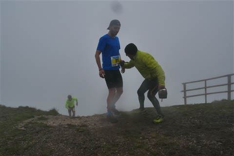 TRAIL di PIZZO San Michele N°3157 FOTO scattate a raffica in VETTA da Peppe Dalessio con nebbia e gran freddo - foto 1324