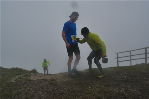TRAIL di PIZZO San Michele N°3157 FOTO scattate a raffica in VETTA da Peppe Dalessio con nebbia e gran freddo - foto 1325