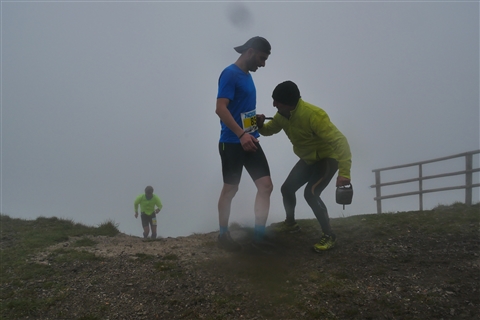 TRAIL di PIZZO San Michele N°3157 FOTO scattate a raffica in VETTA da Peppe Dalessio con nebbia e gran freddo - foto 1327