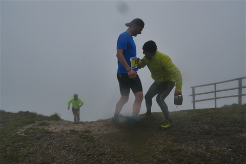 TRAIL di PIZZO San Michele N°3157 FOTO scattate a raffica in VETTA da Peppe Dalessio con nebbia e gran freddo - foto 1328