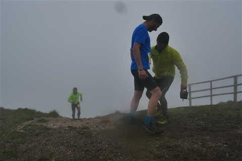 TRAIL di PIZZO San Michele N°3157 FOTO scattate a raffica in VETTA da Peppe Dalessio con nebbia e gran freddo - foto 1331