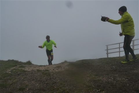 TRAIL di PIZZO San Michele N°3157 FOTO scattate a raffica in VETTA da Peppe Dalessio con nebbia e gran freddo - foto 1347