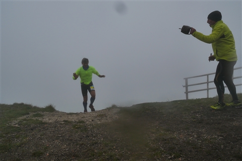 TRAIL di PIZZO San Michele N°3157 FOTO scattate a raffica in VETTA da Peppe Dalessio con nebbia e gran freddo - foto 1348