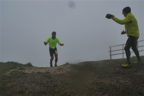TRAIL di PIZZO San Michele N°3157 FOTO scattate a raffica in VETTA da Peppe Dalessio con nebbia e gran freddo - foto 1350