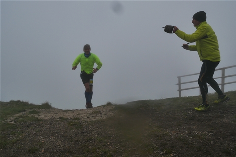 TRAIL di PIZZO San Michele N°3157 FOTO scattate a raffica in VETTA da Peppe Dalessio con nebbia e gran freddo - foto 1352