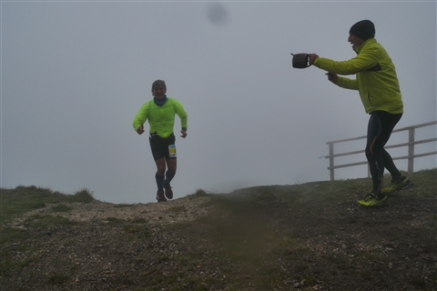 TRAIL di PIZZO San Michele N°3157 FOTO scattate a raffica in VETTA da Peppe Dalessio con nebbia e gran freddo - foto 1353