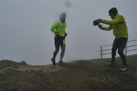 TRAIL di PIZZO San Michele N°3157 FOTO scattate a raffica in VETTA da Peppe Dalessio con nebbia e gran freddo - foto 1361