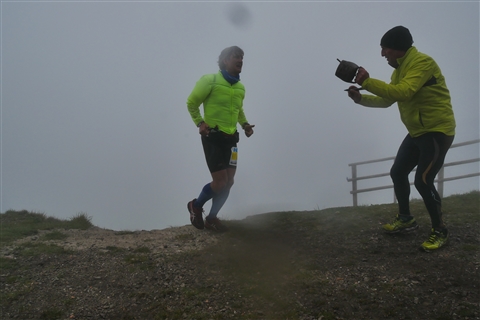TRAIL di PIZZO San Michele N°3157 FOTO scattate a raffica in VETTA da Peppe Dalessio con nebbia e gran freddo - foto 1362