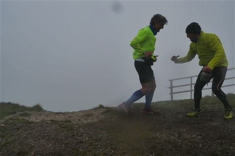 TRAIL di PIZZO San Michele N°3157 FOTO scattate a raffica in VETTA da Peppe Dalessio con nebbia e gran freddo - foto 1367