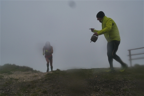 TRAIL di PIZZO San Michele N°3157 FOTO scattate a raffica in VETTA da Peppe Dalessio con nebbia e gran freddo - foto 1374