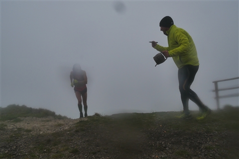 TRAIL di PIZZO San Michele N°3157 FOTO scattate a raffica in VETTA da Peppe Dalessio con nebbia e gran freddo - foto 1375