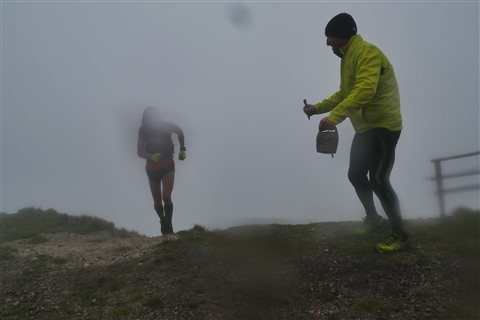 TRAIL di PIZZO San Michele N°3157 FOTO scattate a raffica in VETTA da Peppe Dalessio con nebbia e gran freddo - foto 1379