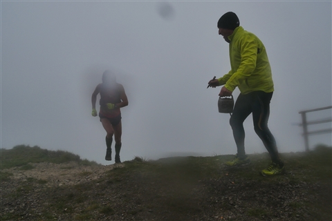 TRAIL di PIZZO San Michele N°3157 FOTO scattate a raffica in VETTA da Peppe Dalessio con nebbia e gran freddo - foto 1381