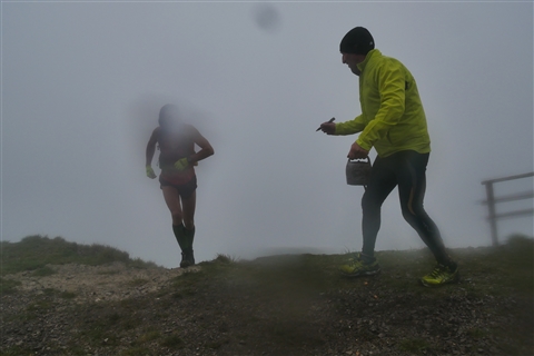 TRAIL di PIZZO San Michele N°3157 FOTO scattate a raffica in VETTA da Peppe Dalessio con nebbia e gran freddo - foto 1382