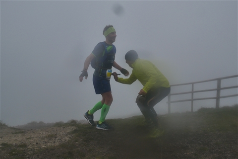 TRAIL di PIZZO San Michele N°3157 FOTO scattate a raffica in VETTA da Peppe Dalessio con nebbia e gran freddo - foto 1495