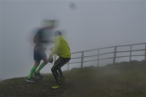 TRAIL di PIZZO San Michele N°3157 FOTO scattate a raffica in VETTA da Peppe Dalessio con nebbia e gran freddo - foto 1505
