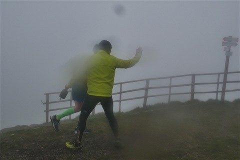 TRAIL di PIZZO San Michele N°3157 FOTO scattate a raffica in VETTA da Peppe Dalessio con nebbia e gran freddo - foto 1511