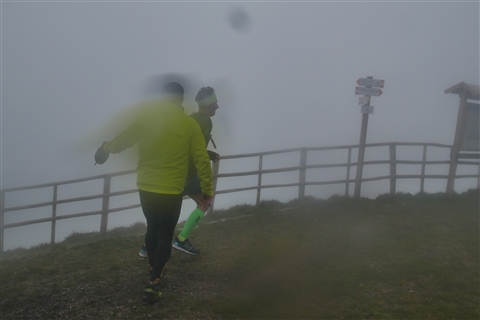 TRAIL di PIZZO San Michele N°3157 FOTO scattate a raffica in VETTA da Peppe Dalessio con nebbia e gran freddo - foto 1515