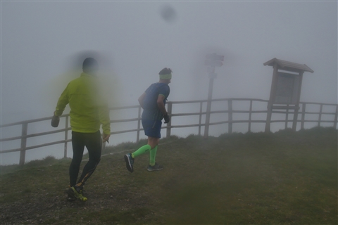 TRAIL di PIZZO San Michele N°3157 FOTO scattate a raffica in VETTA da Peppe Dalessio con nebbia e gran freddo - foto 1519