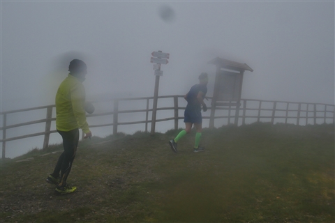 TRAIL di PIZZO San Michele N°3157 FOTO scattate a raffica in VETTA da Peppe Dalessio con nebbia e gran freddo - foto 1527