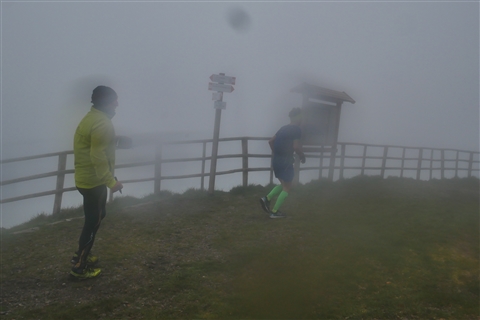 TRAIL di PIZZO San Michele N°3157 FOTO scattate a raffica in VETTA da Peppe Dalessio con nebbia e gran freddo - foto 1528