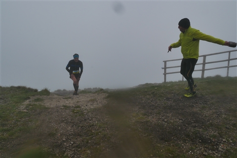 TRAIL di PIZZO San Michele N°3157 FOTO scattate a raffica in VETTA da Peppe Dalessio con nebbia e gran freddo - foto 1537