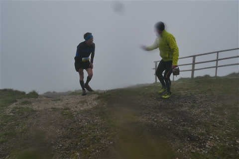 TRAIL di PIZZO San Michele N°3157 FOTO scattate a raffica in VETTA da Peppe Dalessio con nebbia e gran freddo - foto 1551