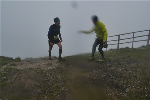 TRAIL di PIZZO San Michele N°3157 FOTO scattate a raffica in VETTA da Peppe Dalessio con nebbia e gran freddo - foto 1553