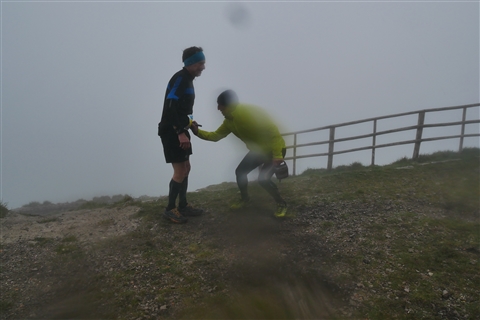 TRAIL di PIZZO San Michele N°3157 FOTO scattate a raffica in VETTA da Peppe Dalessio con nebbia e gran freddo - foto 1561