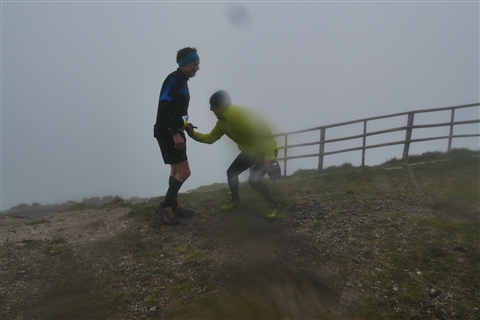 TRAIL di PIZZO San Michele N°3157 FOTO scattate a raffica in VETTA da Peppe Dalessio con nebbia e gran freddo - foto 1562