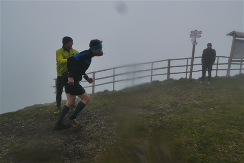 TRAIL di PIZZO San Michele N°3157 FOTO scattate a raffica in VETTA da Peppe Dalessio con nebbia e gran freddo - foto 1572