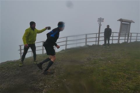TRAIL di PIZZO San Michele N°3157 FOTO scattate a raffica in VETTA da Peppe Dalessio con nebbia e gran freddo - foto 1574