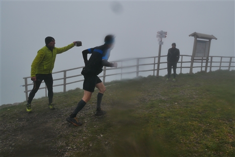TRAIL di PIZZO San Michele N°3157 FOTO scattate a raffica in VETTA da Peppe Dalessio con nebbia e gran freddo - foto 1575