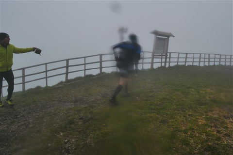 TRAIL di PIZZO San Michele N°3157 FOTO scattate a raffica in VETTA da Peppe Dalessio con nebbia e gran freddo - foto 1580