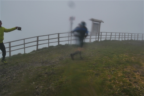 TRAIL di PIZZO San Michele N°3157 FOTO scattate a raffica in VETTA da Peppe Dalessio con nebbia e gran freddo - foto 1581