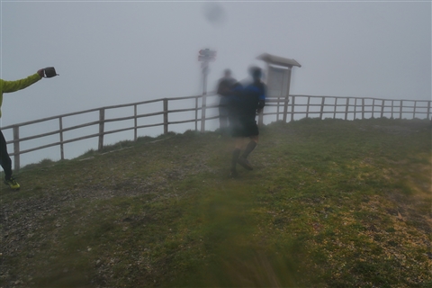 TRAIL di PIZZO San Michele N°3157 FOTO scattate a raffica in VETTA da Peppe Dalessio con nebbia e gran freddo - foto 1582