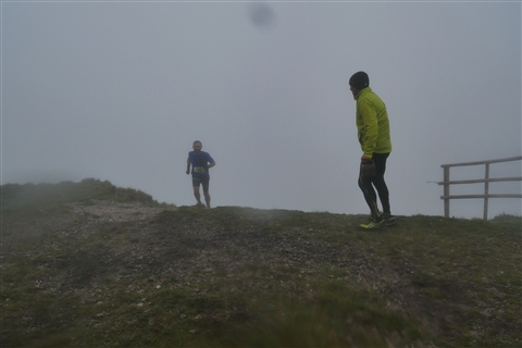TRAIL di PIZZO San Michele N°3157 FOTO scattate a raffica in VETTA da Peppe Dalessio con nebbia e gran freddo - foto 1586