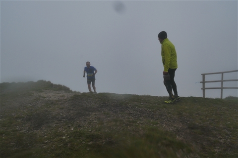 TRAIL di PIZZO San Michele N°3157 FOTO scattate a raffica in VETTA da Peppe Dalessio con nebbia e gran freddo - foto 1587