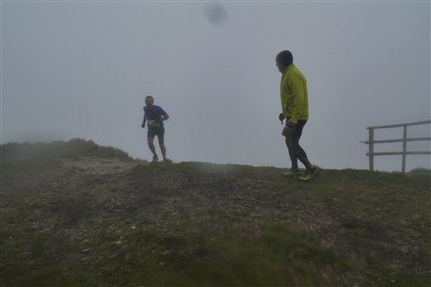 TRAIL di PIZZO San Michele N°3157 FOTO scattate a raffica in VETTA da Peppe Dalessio con nebbia e gran freddo - foto 1592