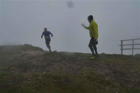 TRAIL di PIZZO San Michele N°3157 FOTO scattate a raffica in VETTA da Peppe Dalessio con nebbia e gran freddo - foto 1596