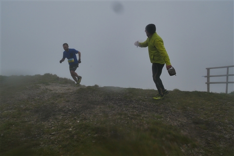 TRAIL di PIZZO San Michele N°3157 FOTO scattate a raffica in VETTA da Peppe Dalessio con nebbia e gran freddo - foto 1600