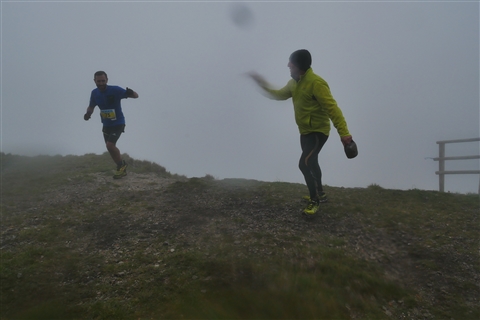 TRAIL di PIZZO San Michele N°3157 FOTO scattate a raffica in VETTA da Peppe Dalessio con nebbia e gran freddo - foto 1606