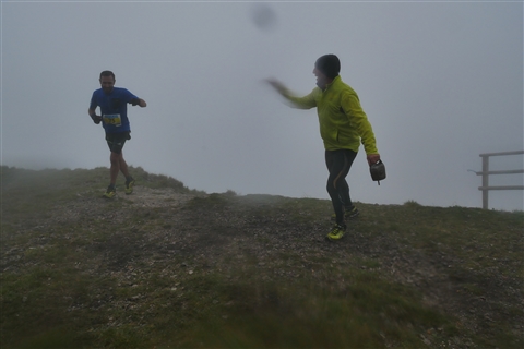 TRAIL di PIZZO San Michele N°3157 FOTO scattate a raffica in VETTA da Peppe Dalessio con nebbia e gran freddo - foto 1607